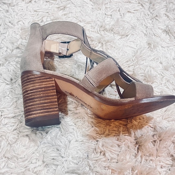 Sole Society Delilah Fringe Block Taupe Heeled Sandals 7.5 - Picture 9 of 10